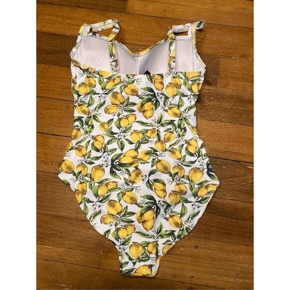 NipTuck Multicup fit size 8 Joanne One-Piece Lemon Print White Yellow swimsuit - Picture 7 of 8